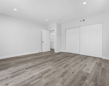 2383 Panorama Terrace - Photo Thumbnail 28