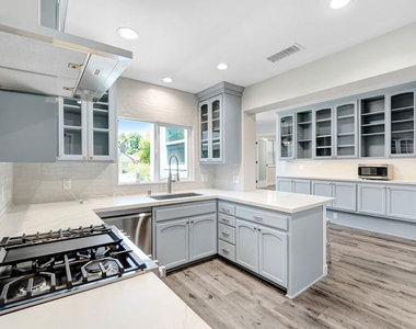 2383 Panorama Terrace - Photo Thumbnail 11