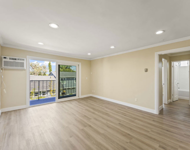 2901 4th Street - Photo Thumbnail 4