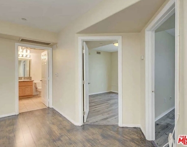 6815 Baird Avenue - Photo Thumbnail 7
