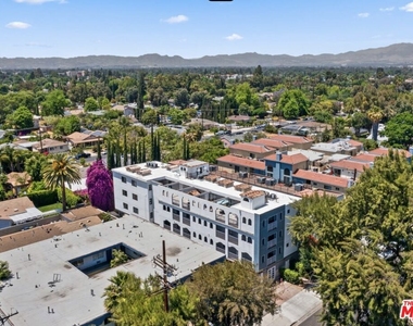 6815 Baird Avenue - Photo Thumbnail 11