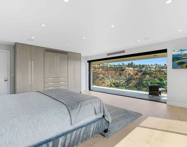 8401 Wyndham Road - Photo Thumbnail 31