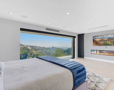 8401 Wyndham Road - Photo Thumbnail 2