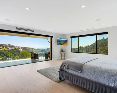 8401 Wyndham Road - Photo Thumbnail 32