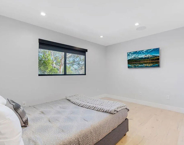 8401 Wyndham Road - Photo Thumbnail 5