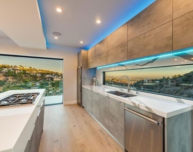 8401 Wyndham Road - Photo Thumbnail 20