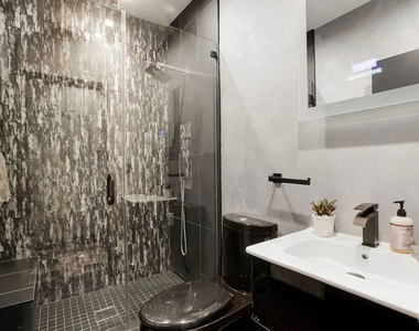 8401 Wyndham Road - Photo Thumbnail 14