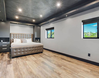 8401 Wyndham Road - Photo Thumbnail 13