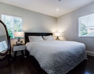 4409 Irvine Avenue - Photo Thumbnail 2