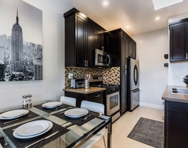 4409 Irvine Avenue - Photo Thumbnail 13