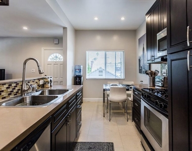 4409 Irvine Avenue - Photo Thumbnail 5
