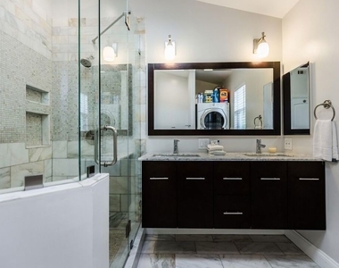 4409 Irvine Avenue - Photo Thumbnail 16