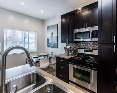 4409 Irvine Avenue - Photo Thumbnail 12