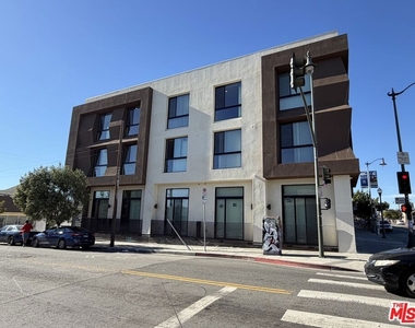 1870 E 1st Street - Photo Thumbnail 11