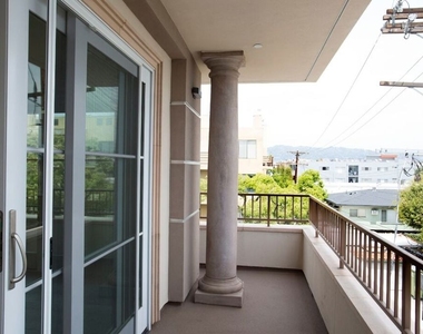 1500 S Beverly Drive - Photo Thumbnail 12