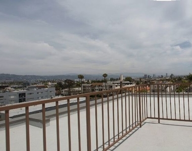 1500 S Beverly Drive - Photo Thumbnail 15