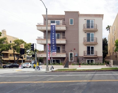 1500 S Beverly Drive - Photo Thumbnail 14