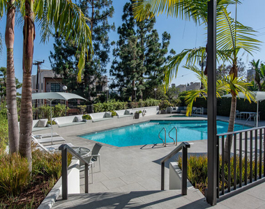 8787 Shoreham Drive - Photo Thumbnail 6