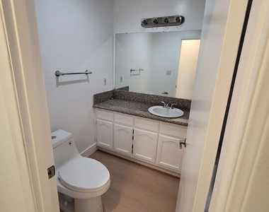 311 S Norton Avenue - Photo Thumbnail 1