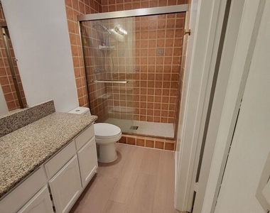 311 S Norton Avenue - Photo Thumbnail 10