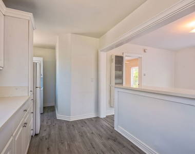254 5th Avenue - Photo Thumbnail 4