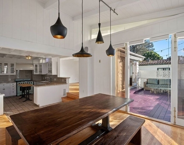 339 Adelaide Drive - Photo Thumbnail 10