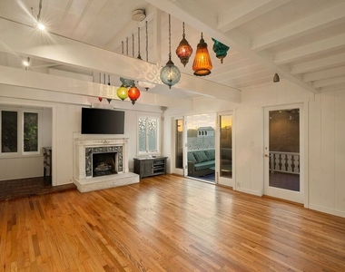 339 Adelaide Drive - Photo Thumbnail 21