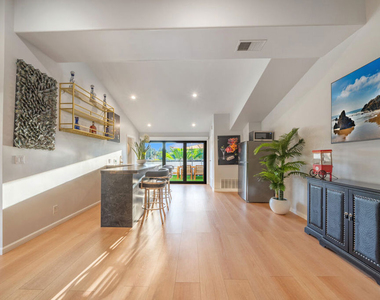 5526 Sylvia Avenue - Photo Thumbnail 28