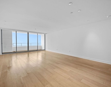 1221 W Ocean Avenue - Photo Thumbnail 5