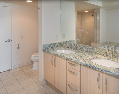 13650 Marina Pointe Drive - Photo Thumbnail 6