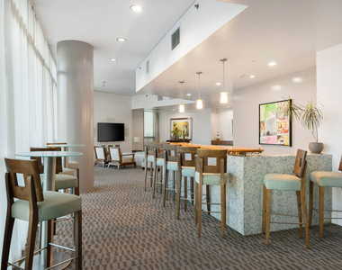 13650 Marina Pointe Drive - Photo Thumbnail 17