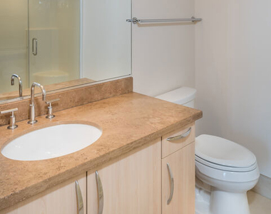 13650 Marina Pointe Drive - Photo Thumbnail 9