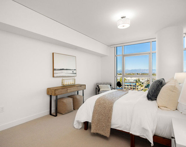13650 Marina Pointe Drive - Photo Thumbnail 7