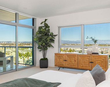 13650 Marina Pointe Drive - Photo Thumbnail 4