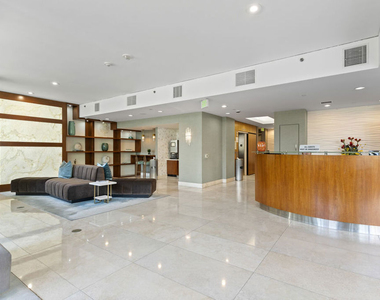 13650 Marina Pointe Drive - Photo Thumbnail 11