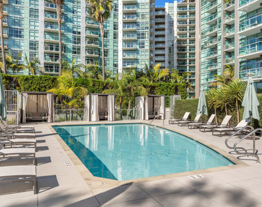 13650 Marina Pointe Drive - Photo Thumbnail 19