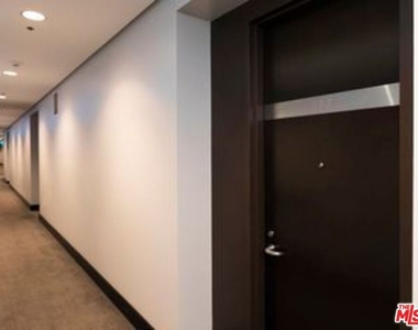 1100 S Hope Street - Photo Thumbnail 6