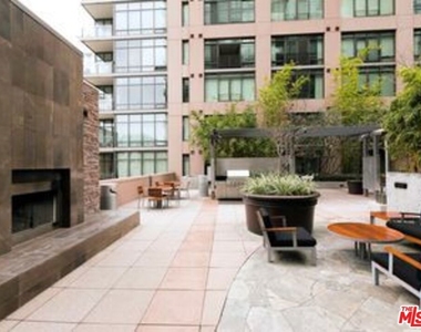 1100 S Hope Street - Photo Thumbnail 1