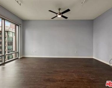 1100 S Hope Street - Photo Thumbnail 3