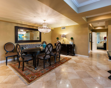10795 Wilshire Boulevard - Photo Thumbnail 3