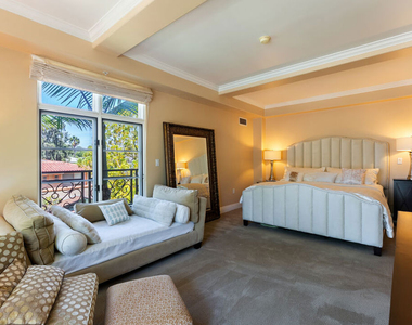 10795 Wilshire Boulevard - Photo Thumbnail 30