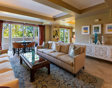 10795 Wilshire Boulevard - Photo Thumbnail 4