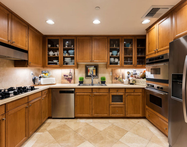 10795 Wilshire Boulevard - Photo Thumbnail 15