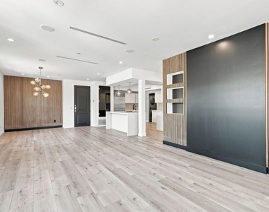 8121 Norton Avenue - Photo Thumbnail 6