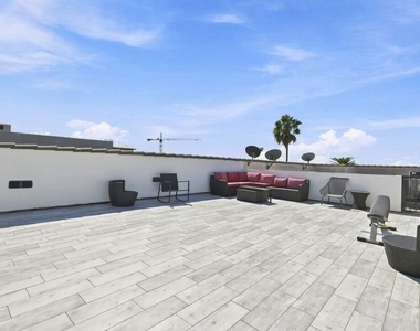 8121 Norton Avenue - Photo Thumbnail 33