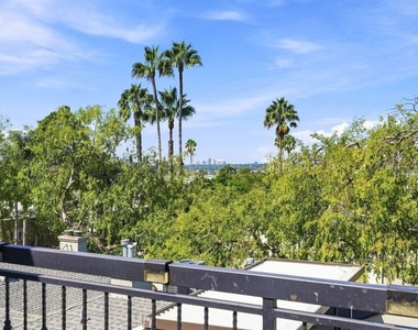 8121 Norton Avenue - Photo Thumbnail 26