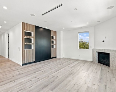 8121 Norton Avenue - Photo Thumbnail 3