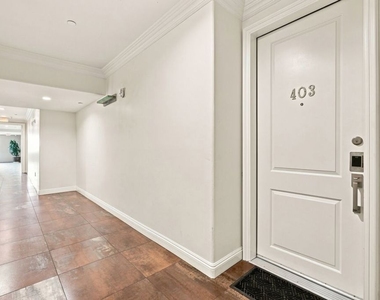 8121 Norton Avenue - Photo Thumbnail 32