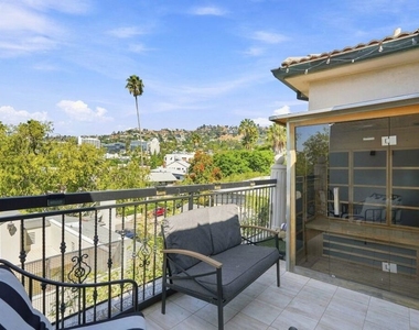 8121 Norton Avenue - Photo Thumbnail 27