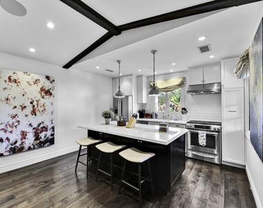 1203 Park Way - Photo Thumbnail 6